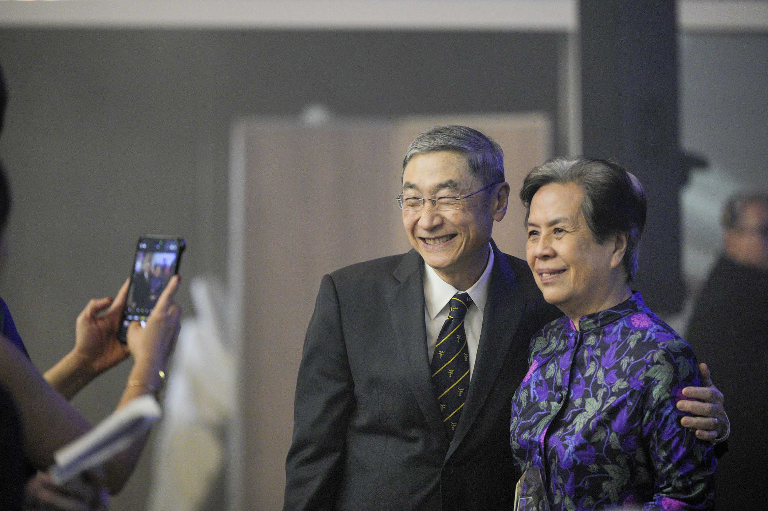 Prof John Eu-Li Wong and Dr Emily Ang at NUHS Tribute Awards Ceremony 2025